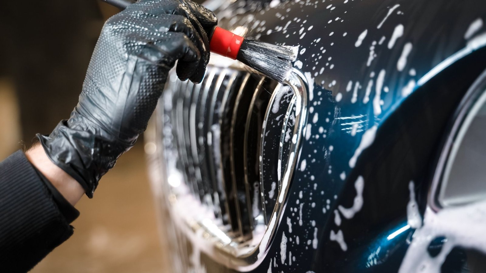 Detailing garage car detailing services